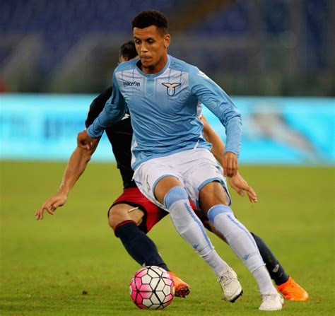 Ex-Manchester United and West Ham midfielder Ravel Morrison makes debut ...