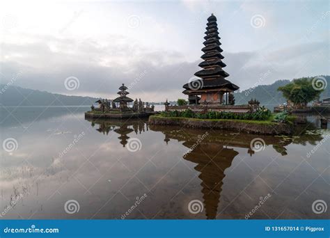 A Beautiful Sunrise at Pura Ulun Danu Bratan Temple on Bratan Lake ...