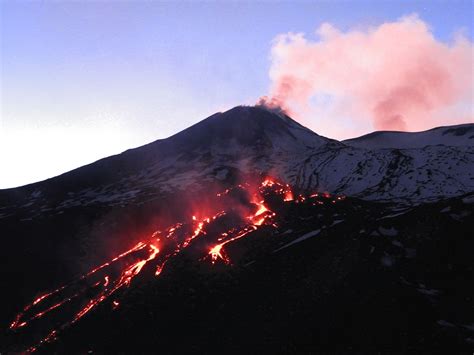 January 04 , 2023 . EN. Italy / Sicily : Etna , Italy : Stromboli ...