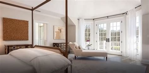 Matt Damon House: A Tour of His NY Estate and Other Properties!