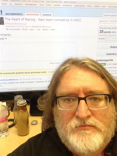 Gabe Newell ignored on Reddit, posts selfie - GameSpot