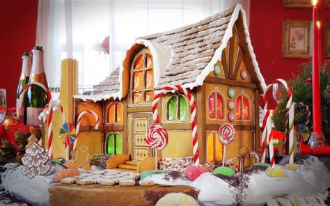 Gingerbread House Wallpaper - WallpaperSafari