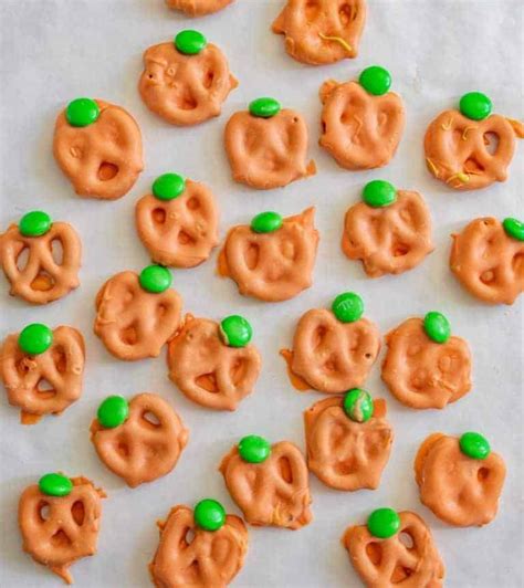 5 Easy No-Bake Halloween Treats | Must Try Halloween Party Food Ideas!