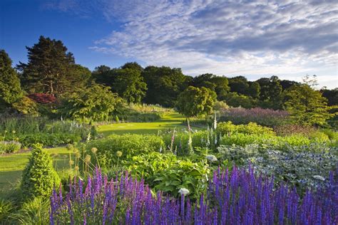 Great value RHS Gardens Group Tours - Experience Beautiful RHS Gardens