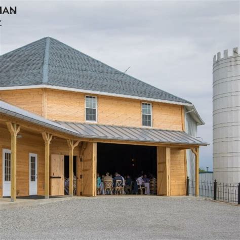 About the Round Barn – The Round Barn