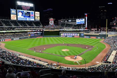 South Dakota State, Drake to play at Target Field in 2023