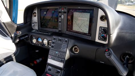 FROM THE ARCHIVE: STYE AND SUBSTANCE – FLYING THE CIRRUS SR22T GTS G5 ...