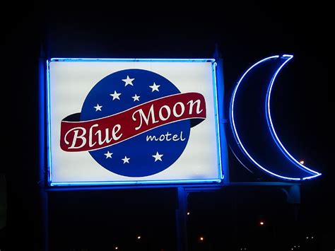 Blue Moon Motel | Niagara Falls Hotels and Motels