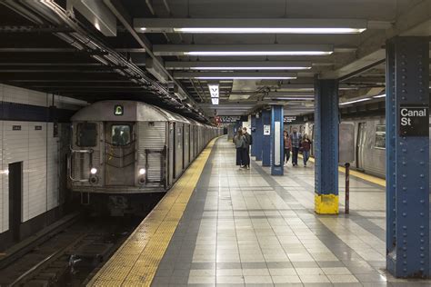 What’s Up with the NYC Subway Line That Has Some of the Oldest Trains ...