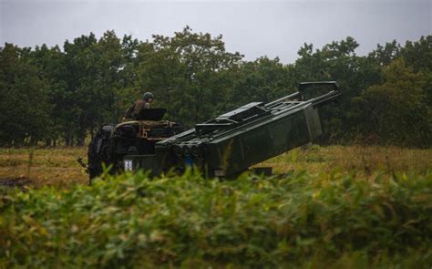 Marines combine rocket artillery and stealth fighters for Pacific live ...