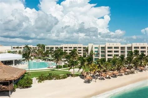 Cancun shooting: Holidaymakers flee in terror after two gang members ...