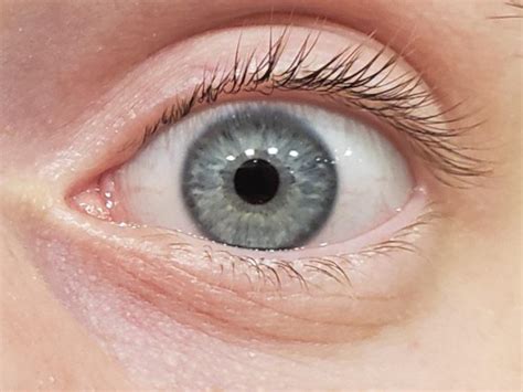 I can't decide if my eyes are blue or grey? : r/eyes