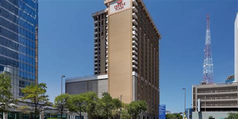 Hotel in Downtown Dallas, TX | Crowne Plaza Downtown Dallas