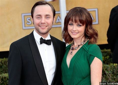 Alexis Bledel 2024: Husband, net worth, tattoos, smoking & body ...