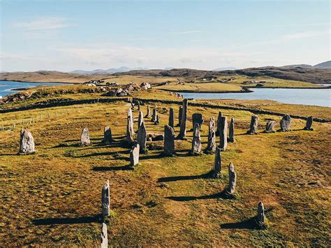 A Complete Guide to Visiting the Callanish Stones - To the Mountains ...