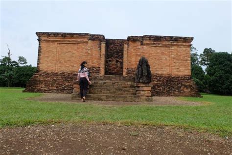 Candi Muaro Jambi Yang Terluas se-Asia Tenggara — Travel Diary of Lenny Lim