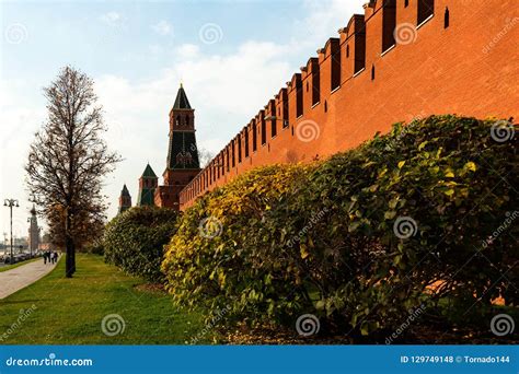 Moscow Kremlin Wall and the Kremlin Embankment Stock Photo - Image of ...