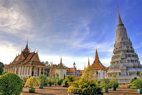 Phnom Penh Royal Palace and Silver Pagoda - Residence of the Cambodian ...