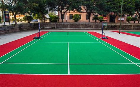 What kind of floor material is usually used for badminton courts ...