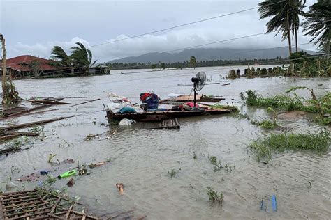 Typhoon Molave, a.k.a. Typhoon Quinta, battered the Philippines ...