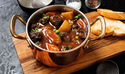 Gordon Ramsay's beef bourguignon recipe is the perfect winter dinner ...