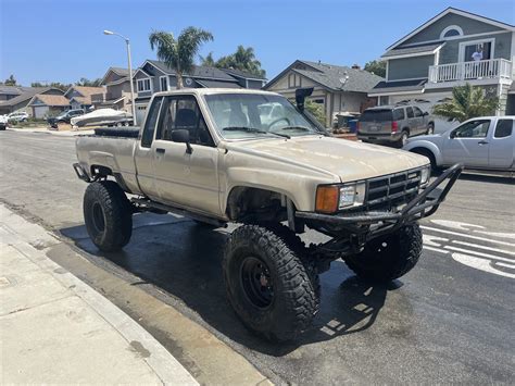 Sold..1985 Toyota pick up extra cab 22re marlin crawler dual cases ...