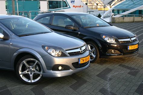 Opel Astra GTC | Opel Astra GTC - Black Sapphire and Silver … | Flickr