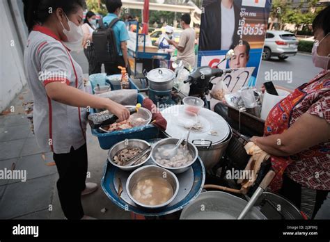 Lady Cooking Thai Street Food Bangkok Thailand Stock Photo - Alamy