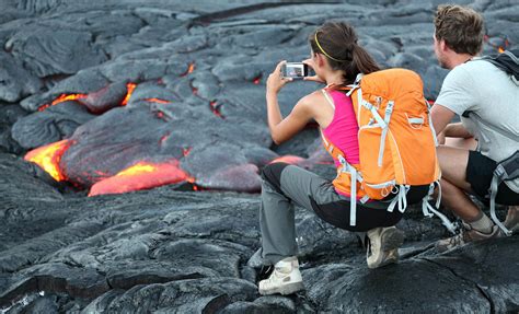 Kilauea And Mauna Loa Are / The red boxes indicate the location of the ...