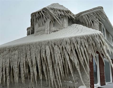 ‘Dangerous situation’ in Buffalo as storm kills dozens across US ...