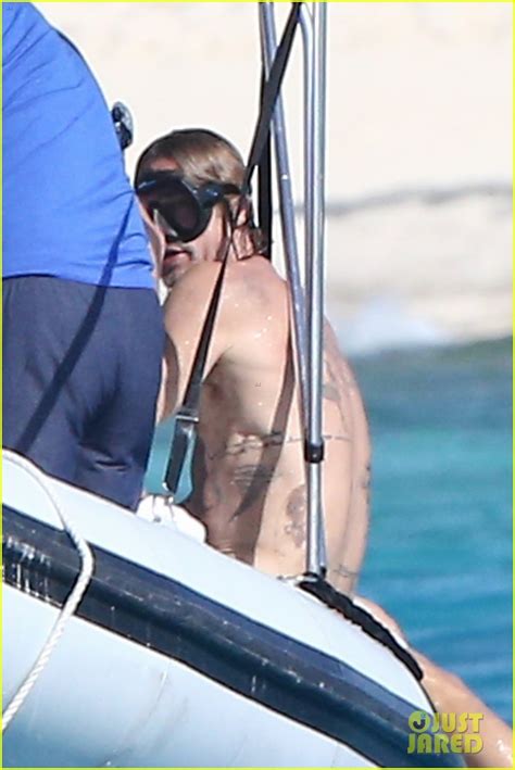 Brad Pitt Puts Back Tattoos on Display During Turks & Caicos Vacation ...