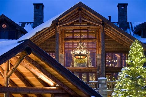 Lodge Winter Christmas Tree - The Whiteface Lodge