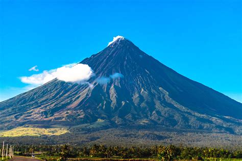 15 Remarkable Facts about Mayon Volcano - Discover Walks Blog