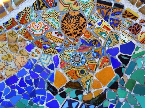 The boulevard of broken tyles: Gaudí’s most known mosaics | Mosaic art ...