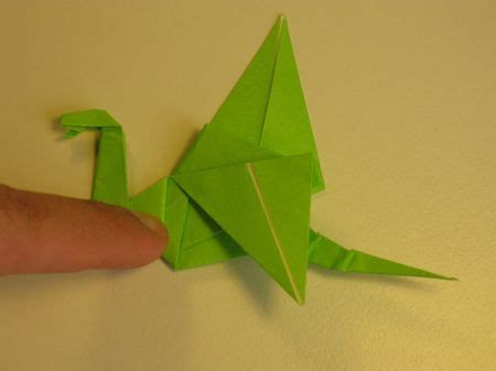 pleating the wings of the origami dragon, part 1 | Origami easy ...