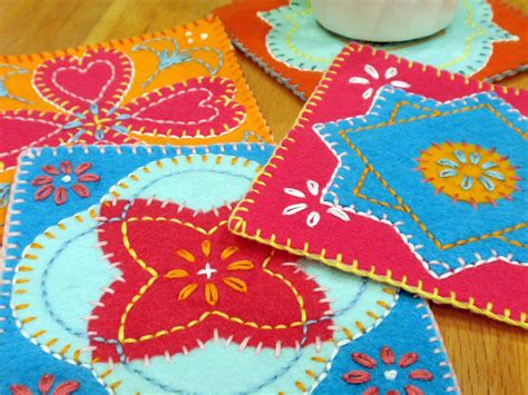 Colorful Felt Coasters (including Free Pattern!) | Felt coasters, Felt ...