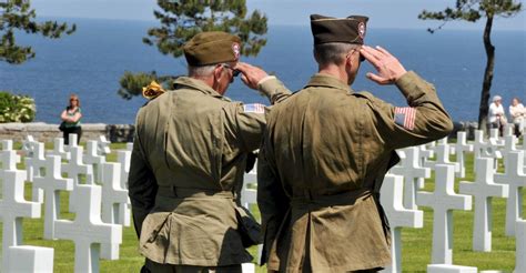 grave-markers-at-normandy-american-cemetery - D-Day Pictures - World ...