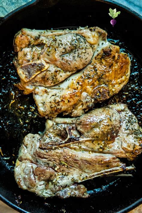 SAVORY Oven Roasted Lamb Chops Recipe with Rosemary Garlic