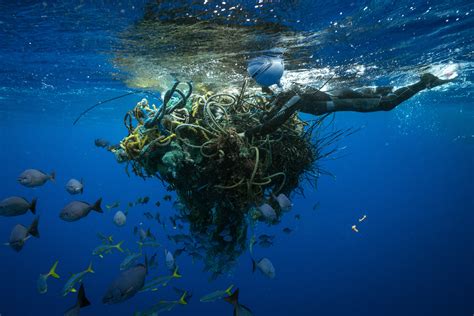 Ghost gear: the abandoned fishing nets haunting our oceans - Greenpeace ...