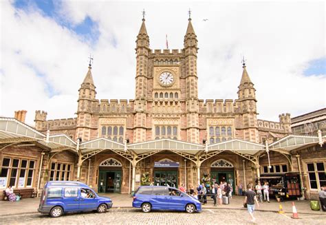 Network Rail starts work on historic Bristol Temple Meads station ...