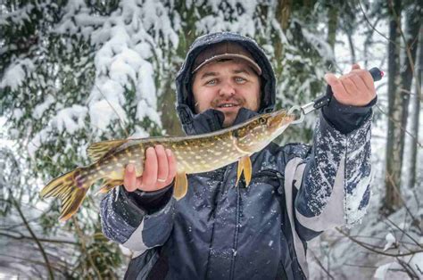 The Complete Red Lake Ice Fishing Guide