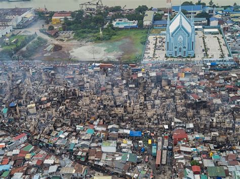 Staggering Views of Manila’s Insanely Crowded Slums | WIRED