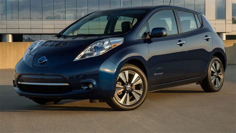 Review: Nissan Leaf now goes farther -- but needs more