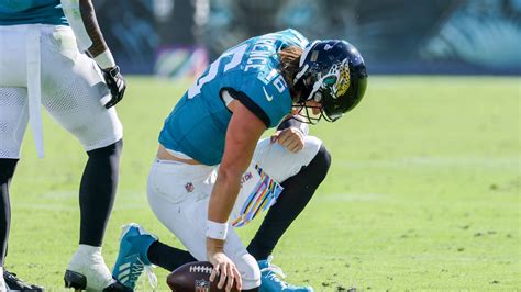 Jaguars' Lawrence OK after knee injury vs. Colts, Pederson on play call