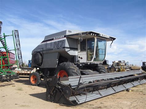 Allis-Chalmers Gleaner N7 Series III | Tractor & Construction Plant ...