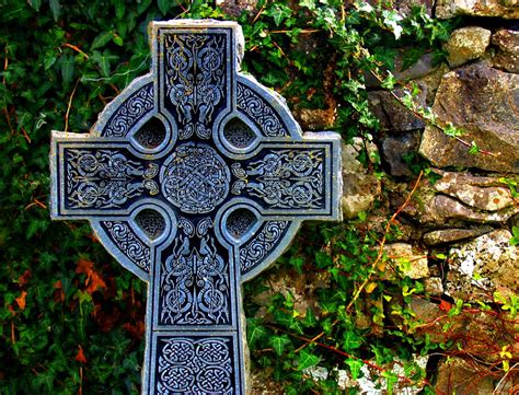 celtic cross - Island Turf Crafts