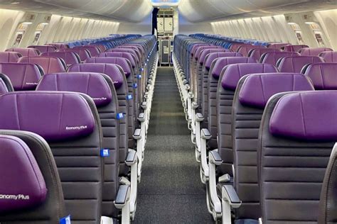 Where to sit: United’s Boeing 737 MAX 8 with the new signature interior ...