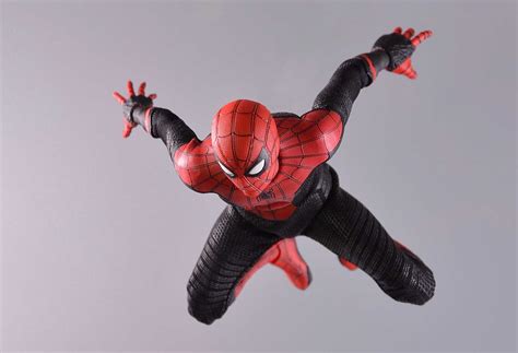 Spider-Man Far From Home Deluxe Edition 1/12 Figure | Figround