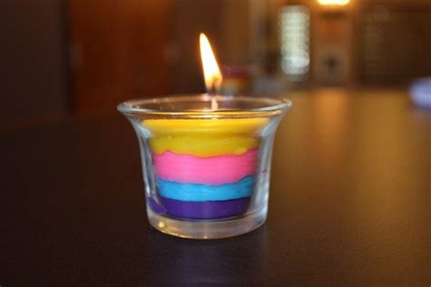 Making Candles With Crayons: 5 Easy Steps – Craft projects for every fan!