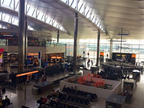 How to travel from Heathrow Terminal 2 | LiveShareTravel